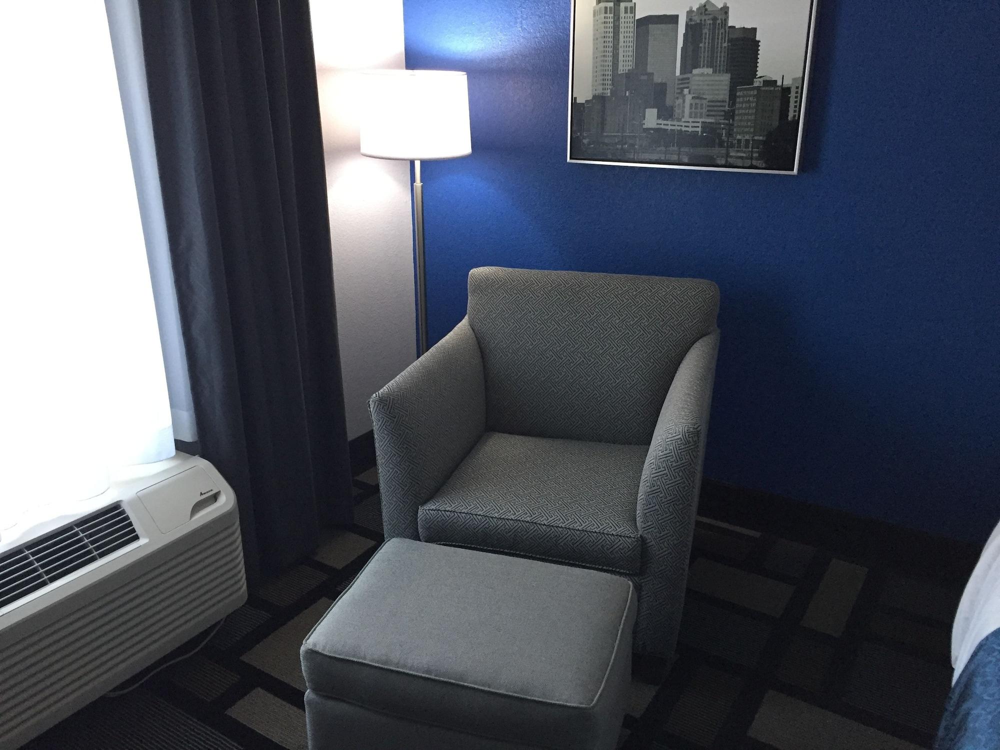 Best Western Plus Birmingham Inn & Suites Exteriör bild