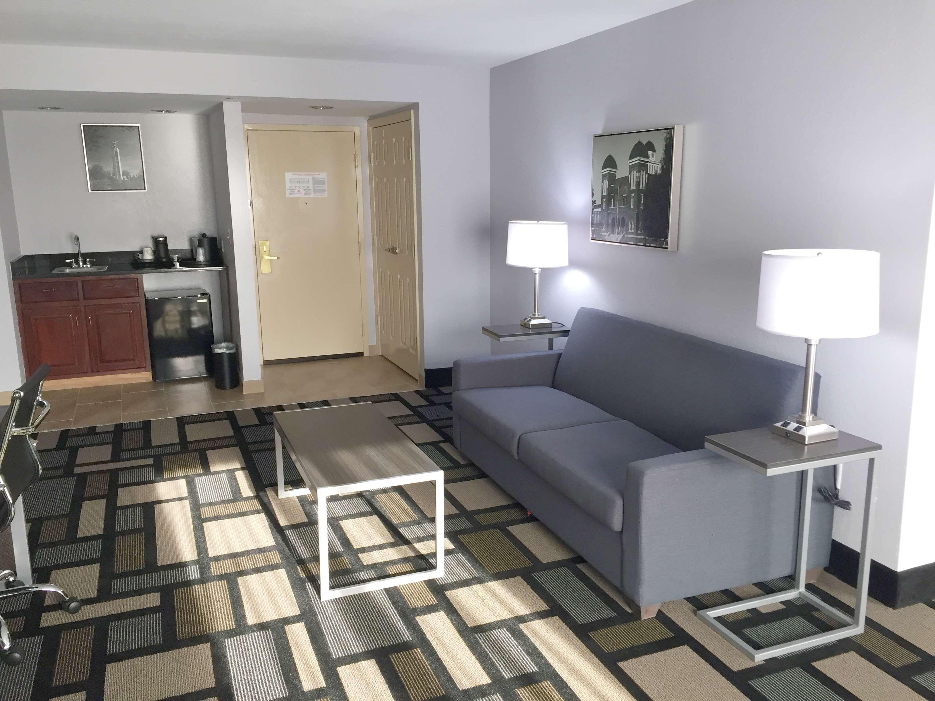 Best Western Plus Birmingham Inn & Suites Exteriör bild